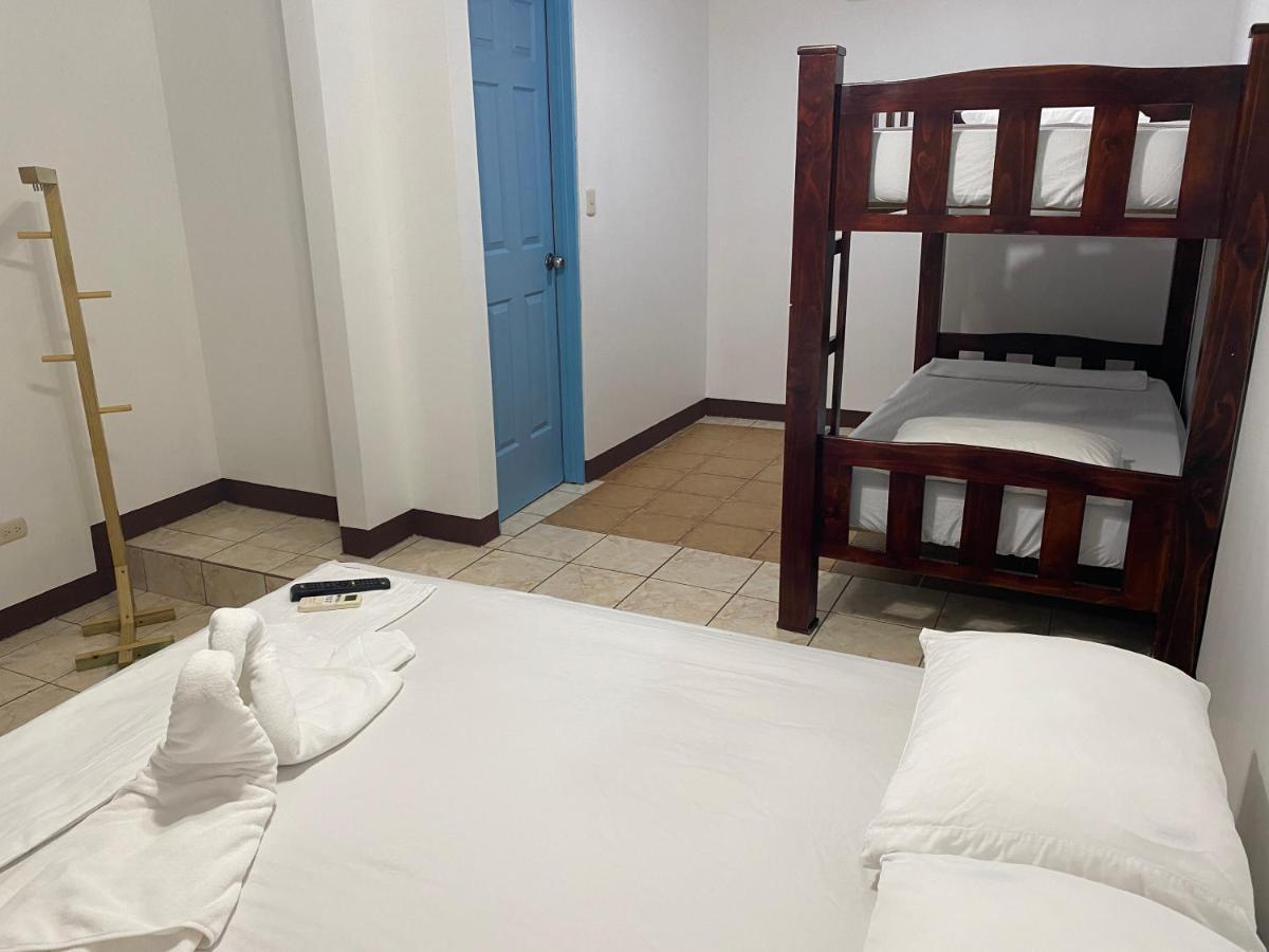 יקו La Hacienda Rooms & Food מראה חיצוני תמונה